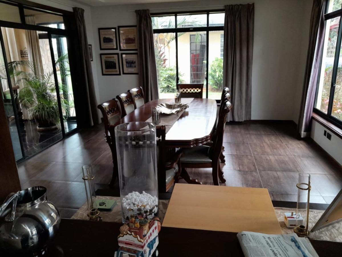 Florances Rest House Nairobi Exterior foto